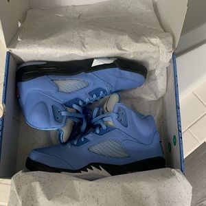 Retro 5s. Unc colorway / se or special edition